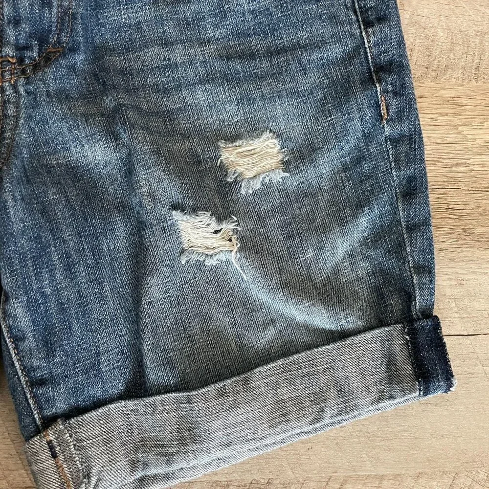 🌺 Lauren Conrad Mid Rise Cuffed Distressed Jean Shorts Size 4